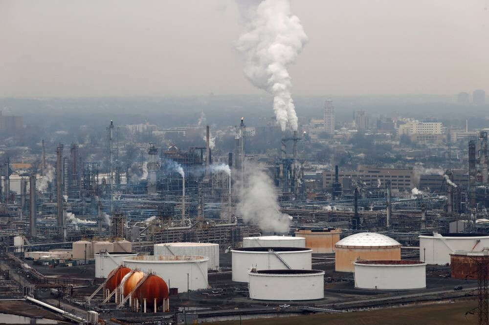 Slight Rise in Oil Prices Amid US Tariff Speculations