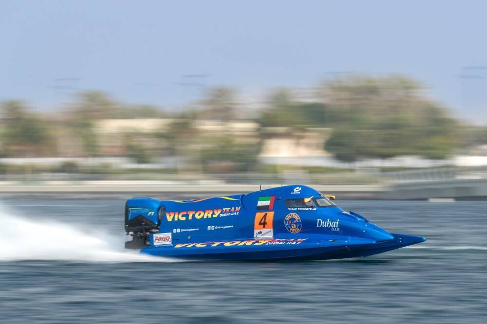 Shawn Toronto Leads at the Start of the Race