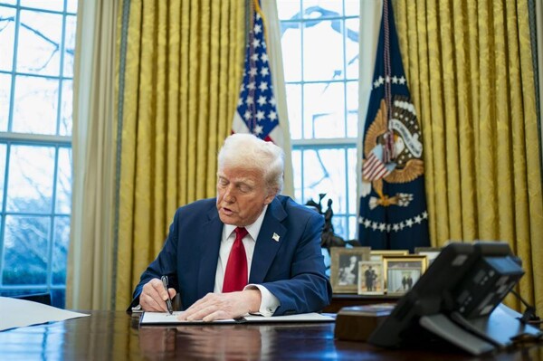 Canada's Response to Trump's Tariffs: A National Stance