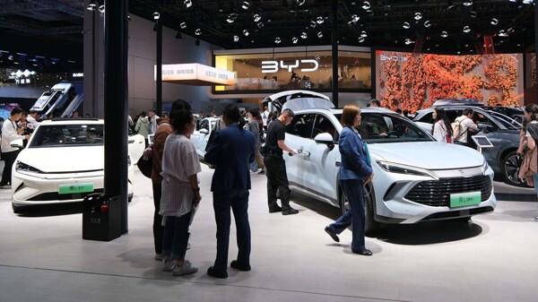 US-Canada Trade Dispute Over Chinese Cars