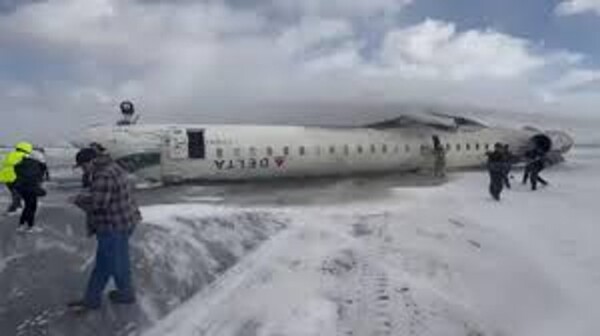 Airplane accident in Toronto leaves 17 injured